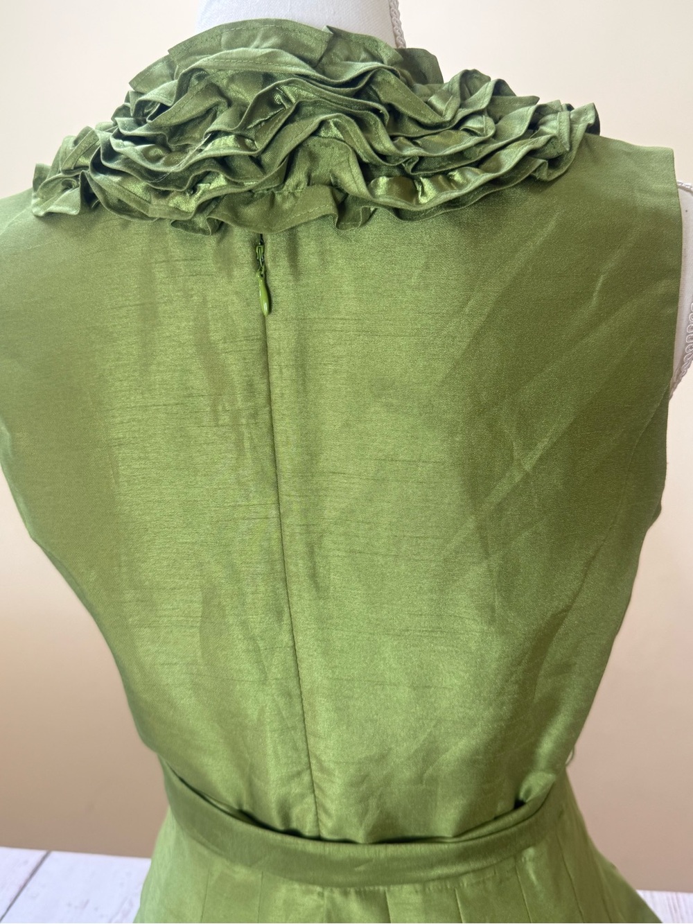 Jessica Howard Olive Green Ruffle V-Neck Midi Dress - Picture 3 of 12